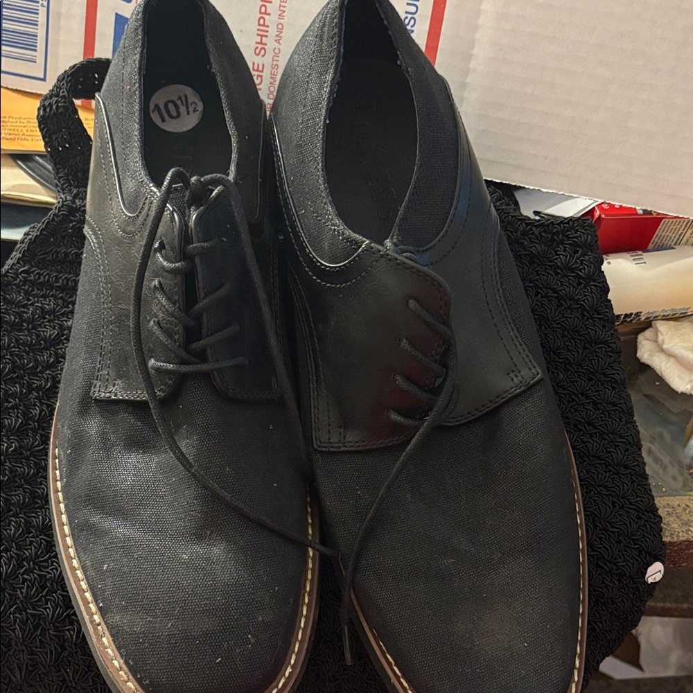 Men’s Guess Black Oxfords 10 1/2